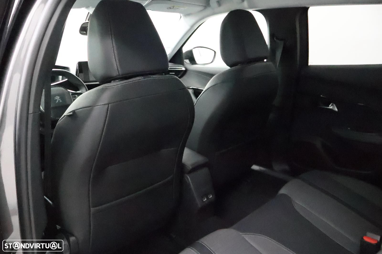 Peugeot 2008 1.2 PureTech Allure - 29