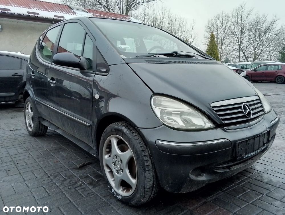 KOMPLETNY PRZÓD Mercedes-Benz Klasa A W168 FL (Po Lift) (01-04r.) 195 – METEOR GRAU kolor lakier czarny Europa MASKA LAMPA ZDERZAK BŁOTNIK GRILL ATRAPA PAS PRZEDNI WZMOCNIENIE CZOŁOWE CHŁODNICA HALOGEN do założenia bez malowania - 6