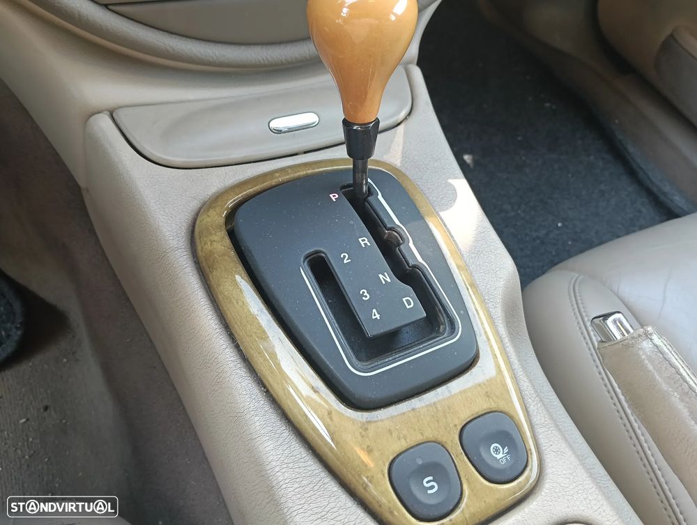 Jaguar S-Type 3.0 V6 Executive Auto. - 18