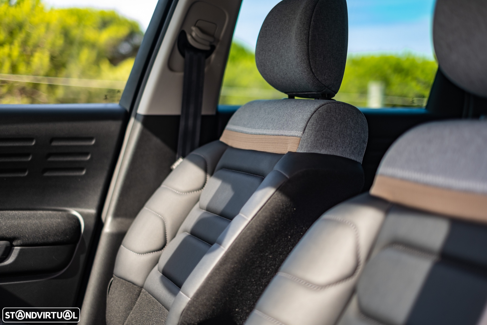 Citroën C3 Aircross 1.2 PureTech Shine Pack EAT6 - 26