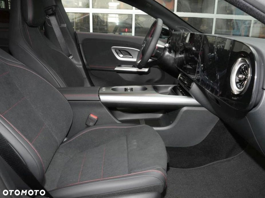 Mercedes-Benz CLA - 5