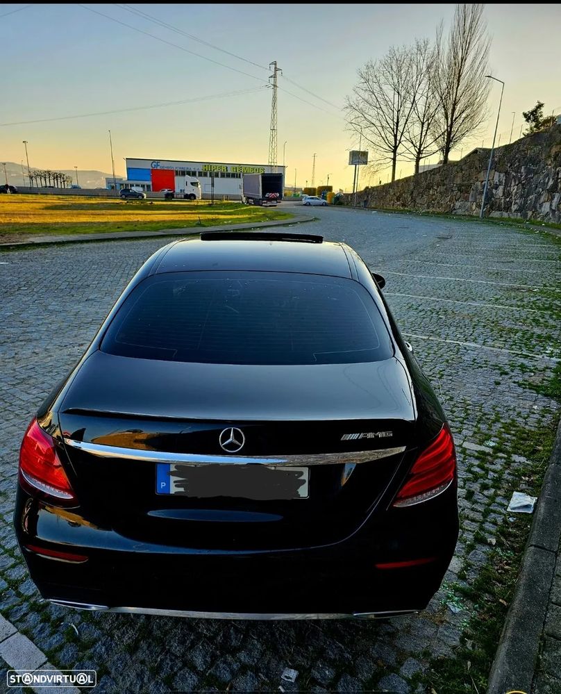 Mercedes-Benz E 220 d AMG Line - 4