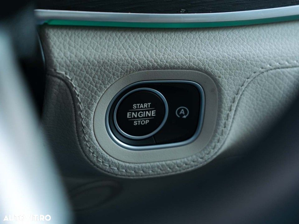 Mercedes-Benz GLS - 33