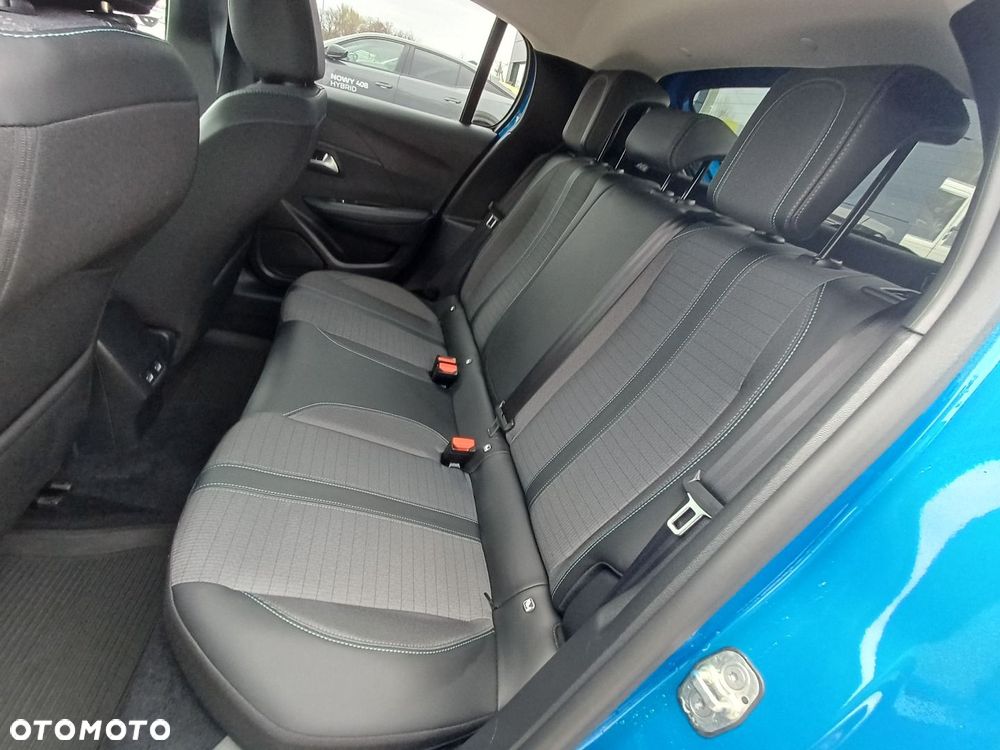 Peugeot 208 - 30