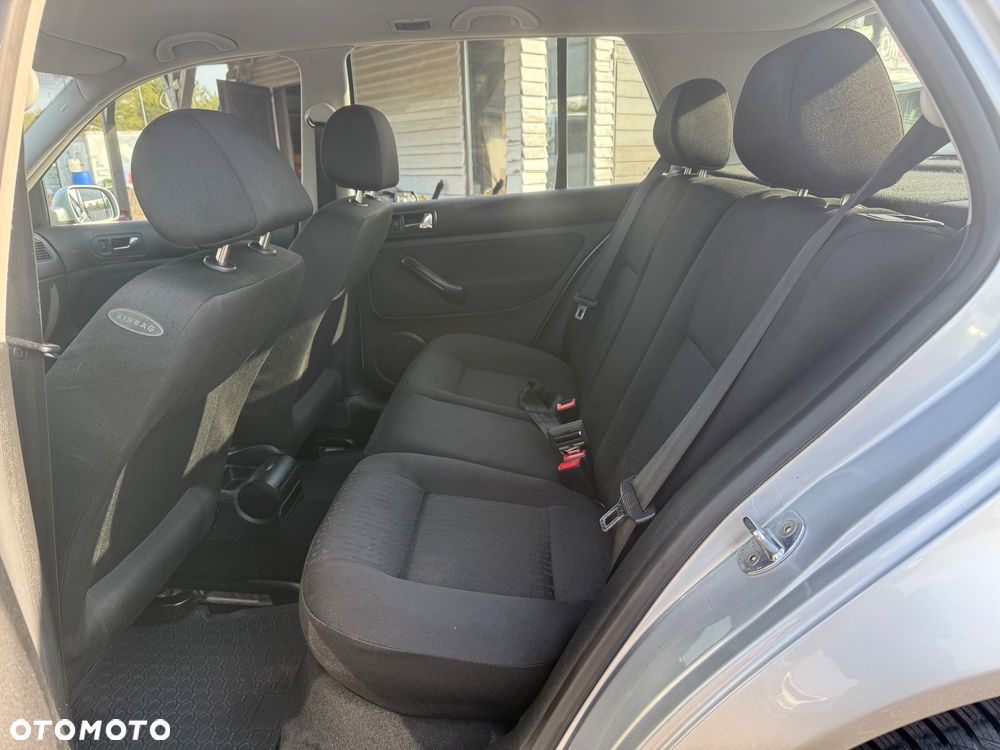 Volkswagen Golf - 11