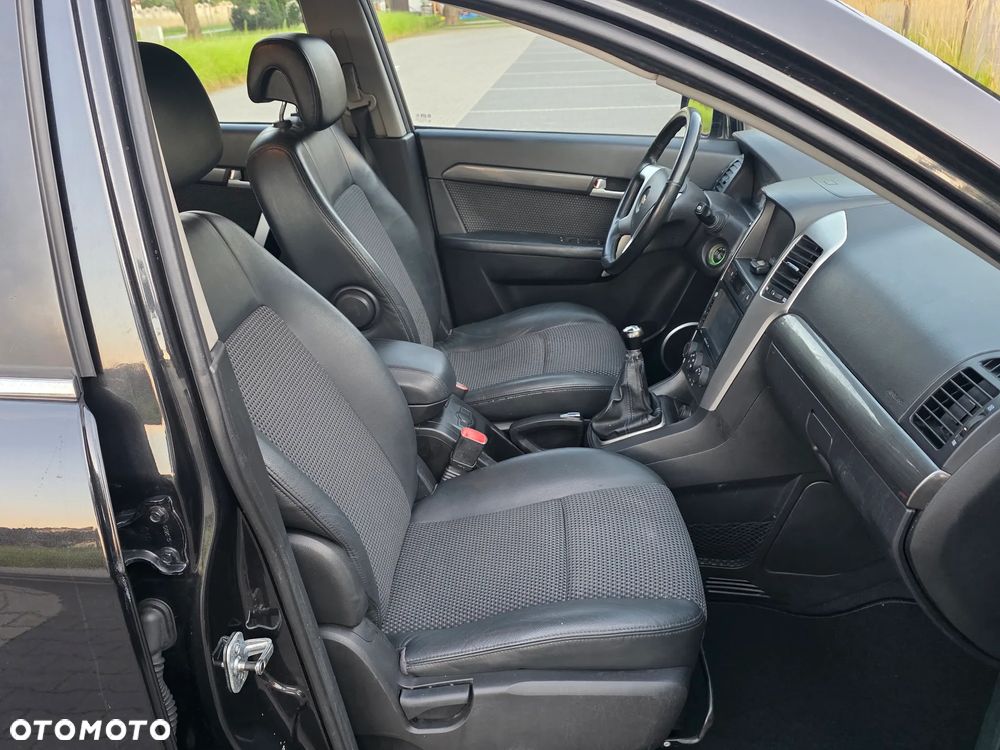 Chevrolet Captiva 2.4 4WD 7 Sitzer LT - 23