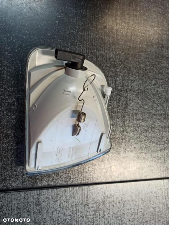 migacz KIERUNKOWSKAZ VW Volkswagen T4 96- lewy BIAŁY - 3