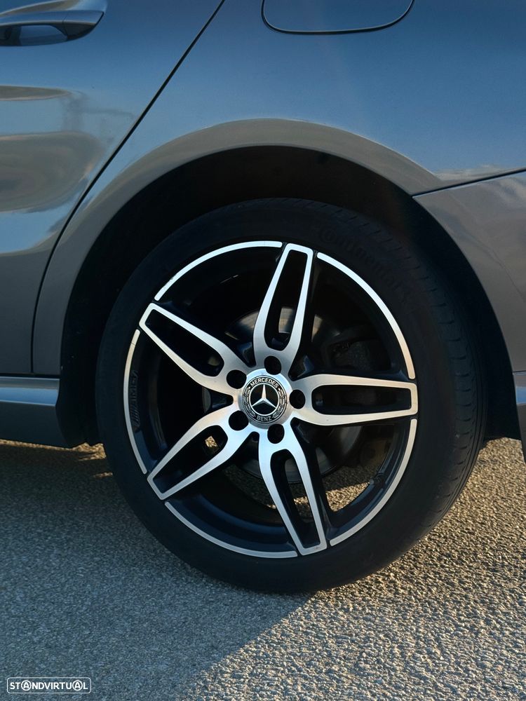 Mercedes-Benz CLA 180 — fotografia 12