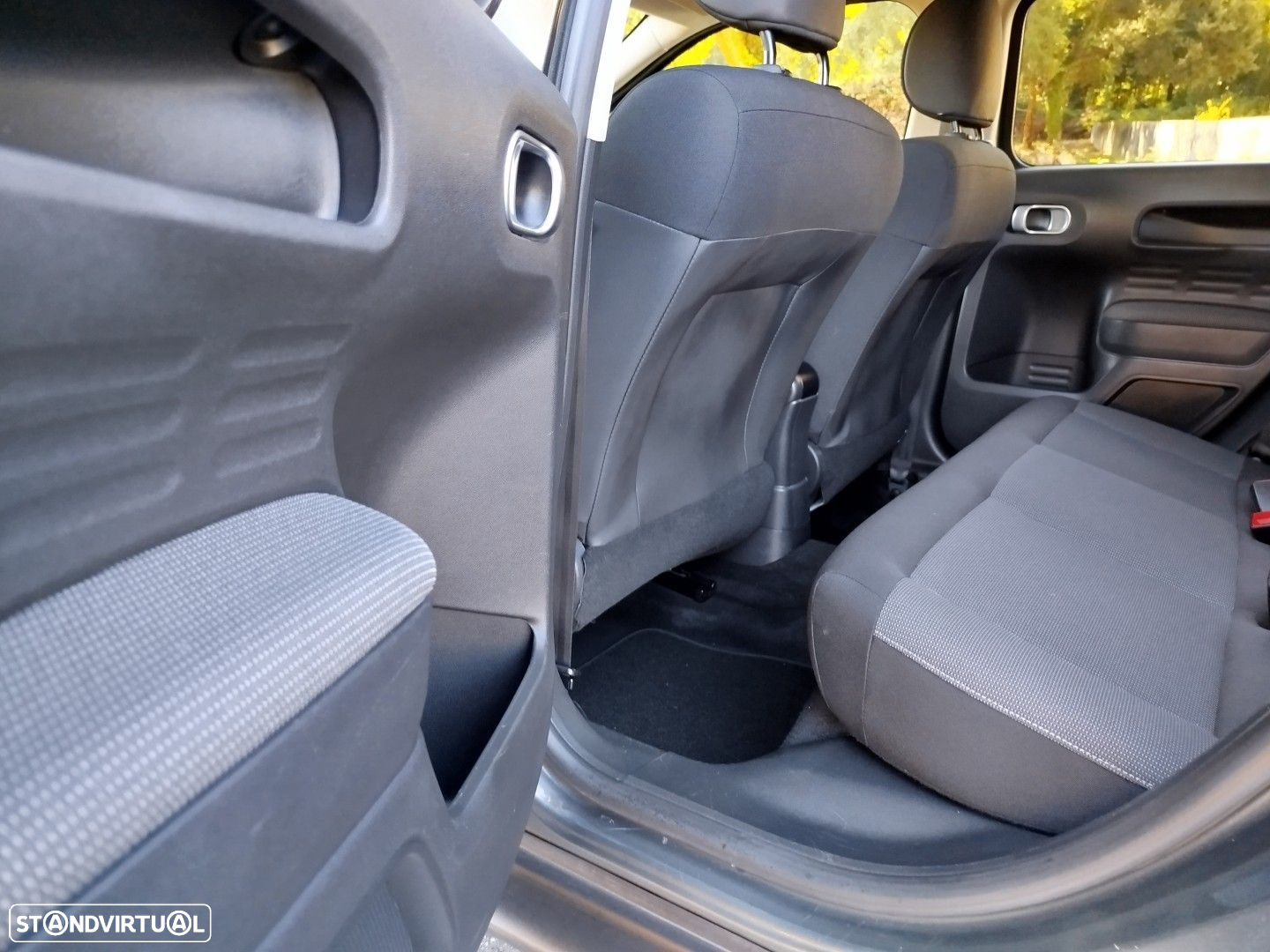 Citroën C4 Cactus 1.2 PureTech Shine EAT6 - 18