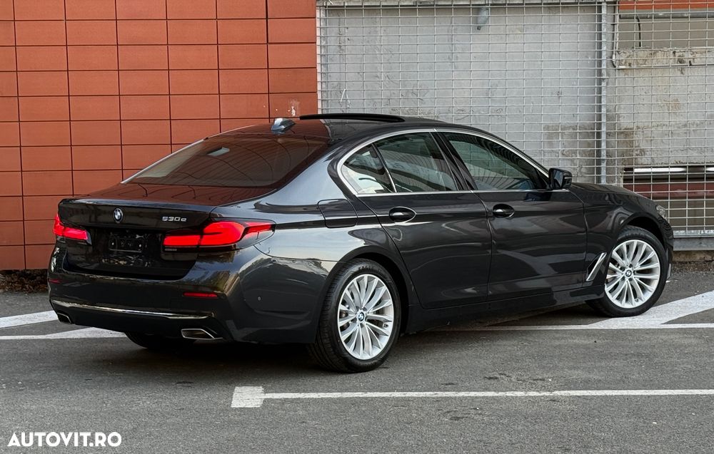 BMW Seria 5 530e Aut. Luxury Line - 3
