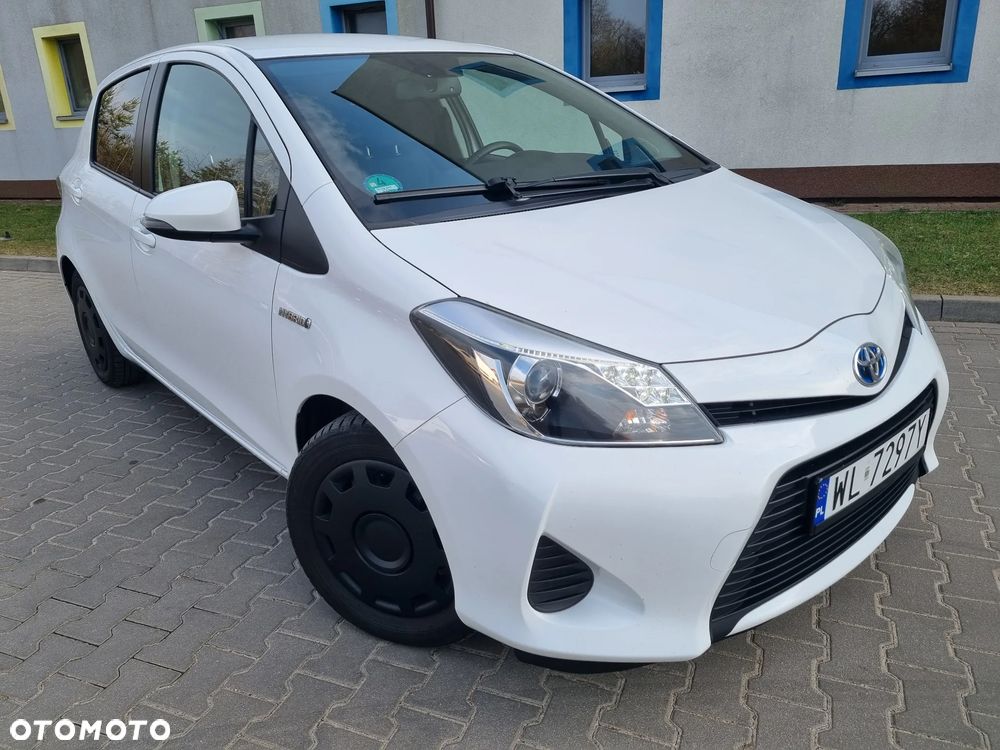Toyota Yaris Hybrid 100 Life - 29