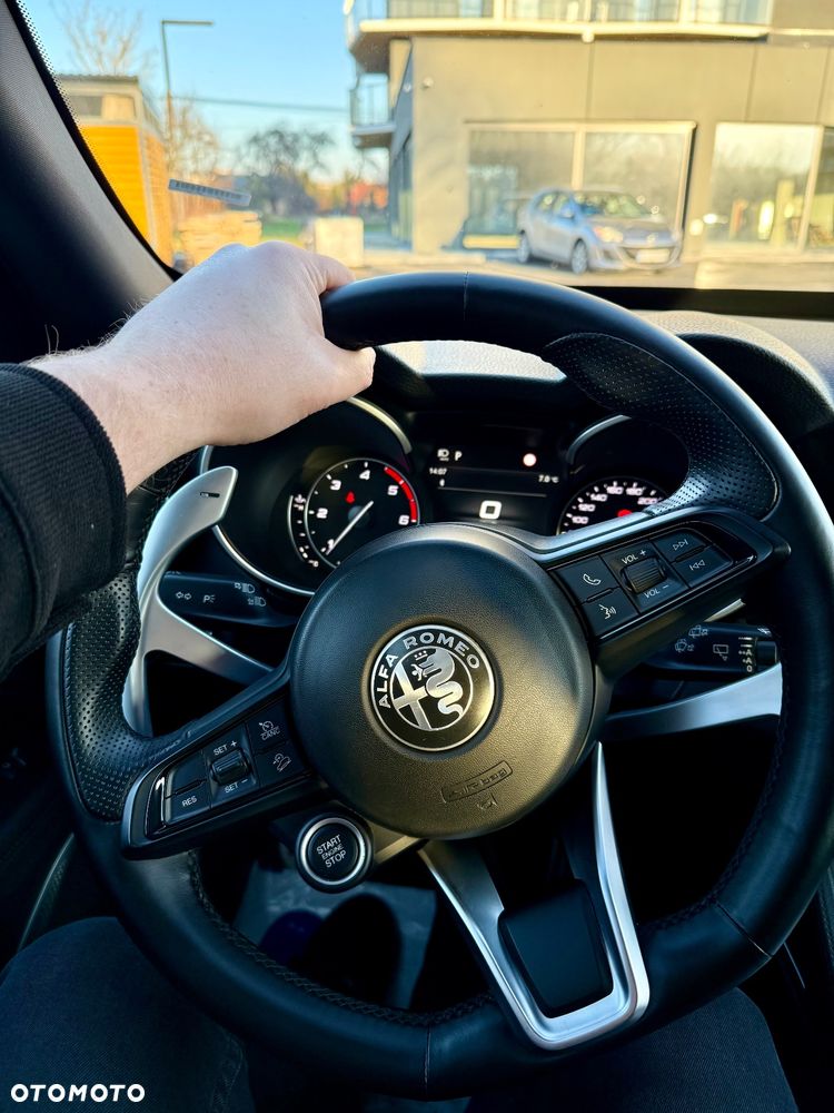 Alfa Romeo Stelvio - 31