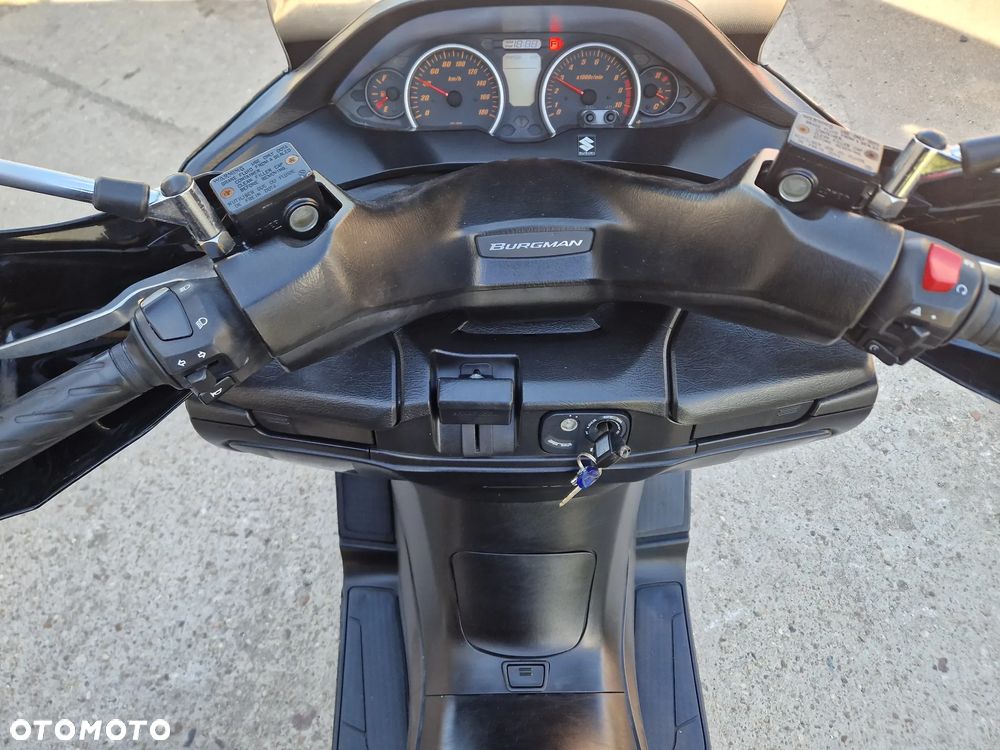 Suzuki Burgman - 36