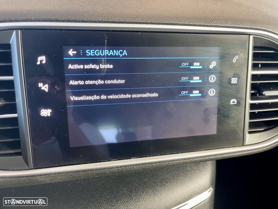 Peugeot 308 1.2 PureTech Allure Pack EAT8 - 22