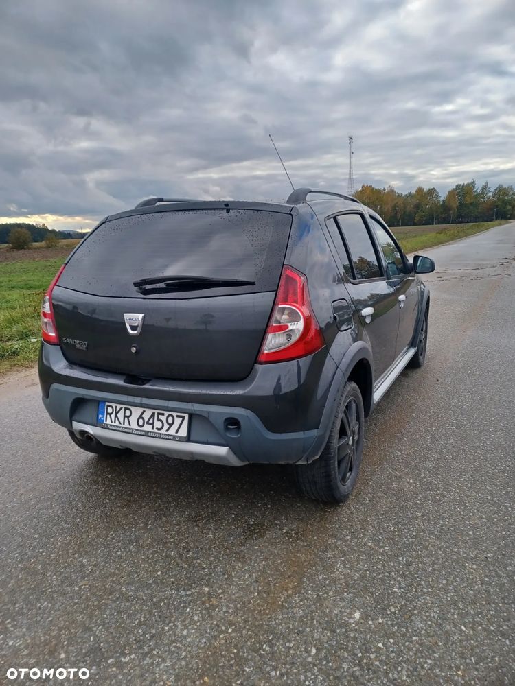 Dacia Sandero Stepway 1.6 - 6