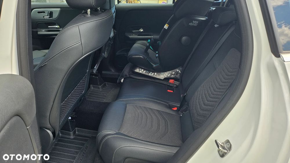 Mercedes-Benz GLA 200 Business Edition - 10