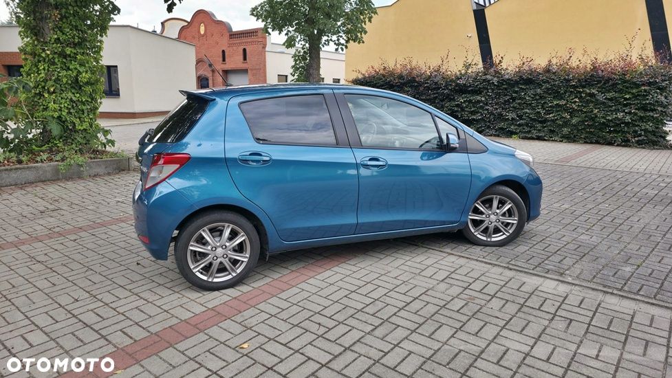 Toyota Yaris 1.33 Premium - 2