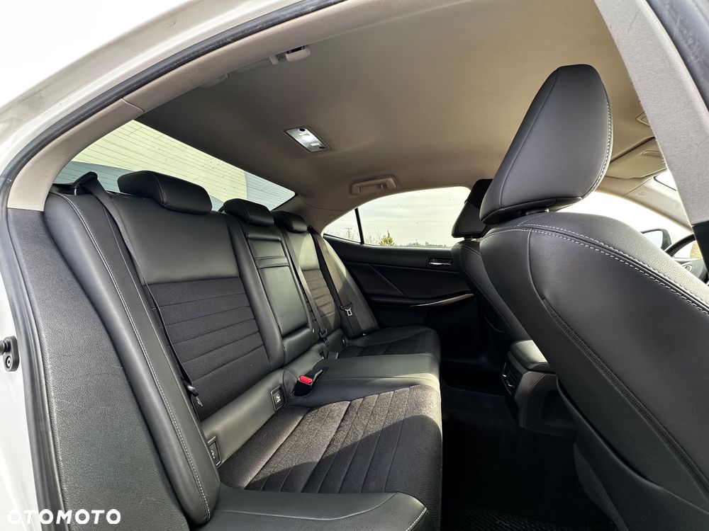 Lexus IS 250 Elegance - 13