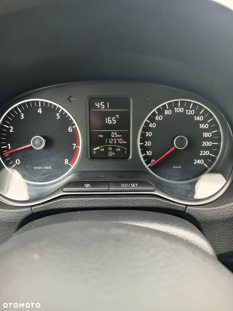 Volkswagen Polo 1.4 16V Comfortline - 12