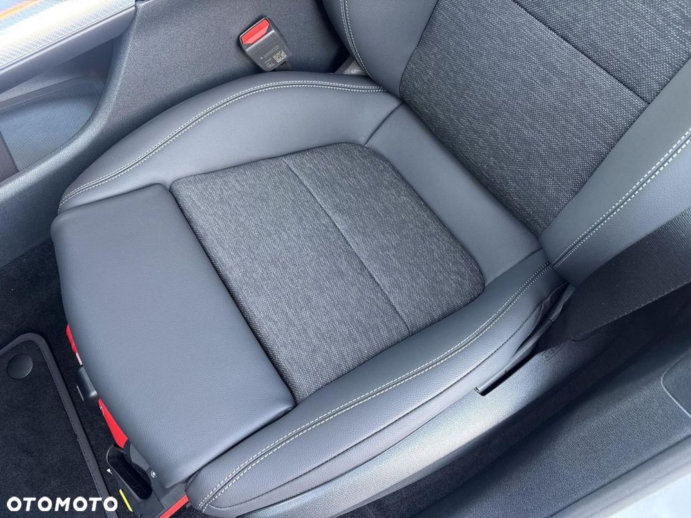 Mercedes-Benz CLA - 13