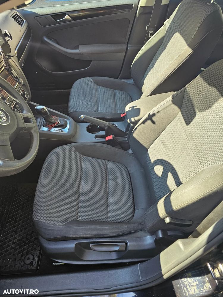 Volkswagen Jetta 1.6 TDI DPF Comfortline DSG - 9