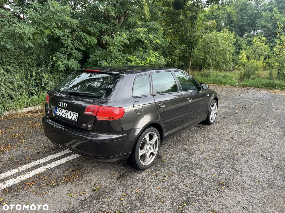 Audi A3 Sportback - 3