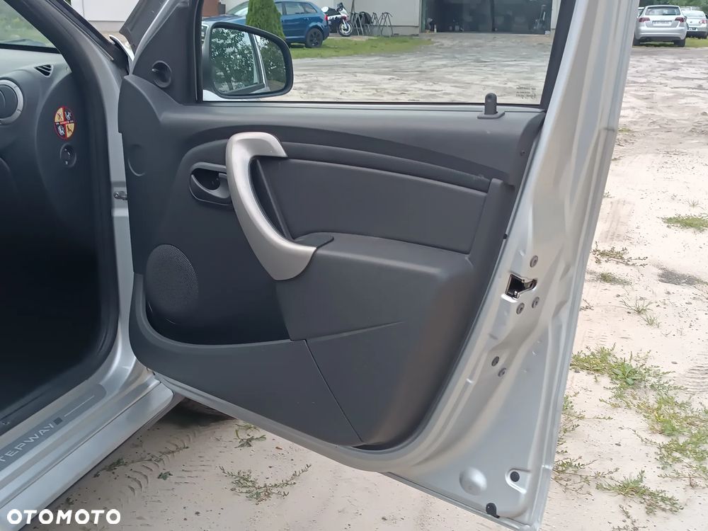 Dacia Sandero Stepway 1.6 - 12