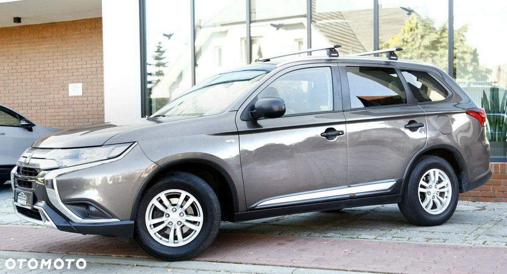Mitsubishi Outlander - 8