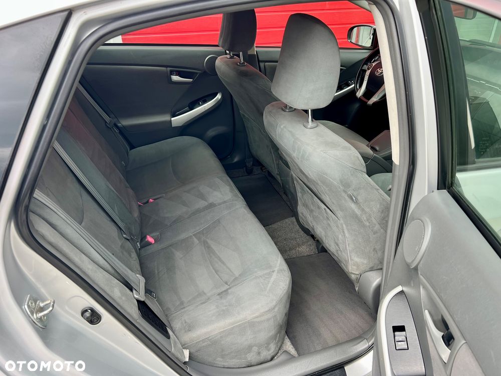 Toyota Prius (Hybrid) Executive - 10