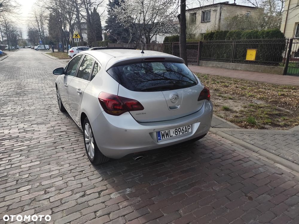 Opel Astra 1.4 T Cosmo S&S - 26