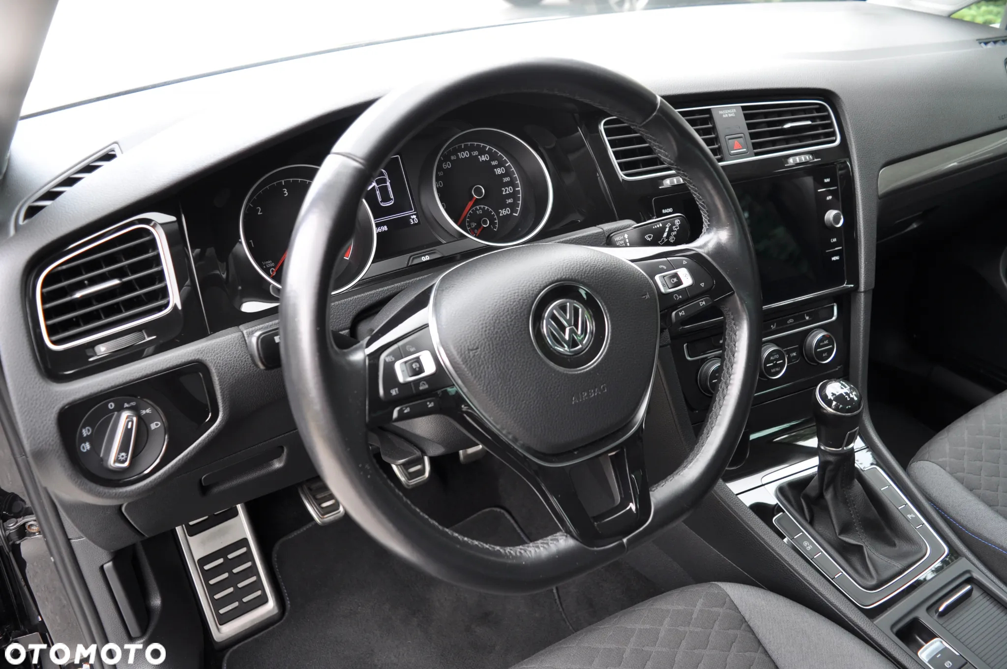 Volkswagen Golf 1.6 TDI Join - 33