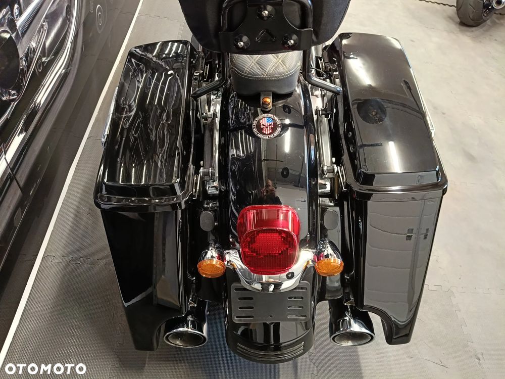 Harley-Davidson Touring Street Glide - 22