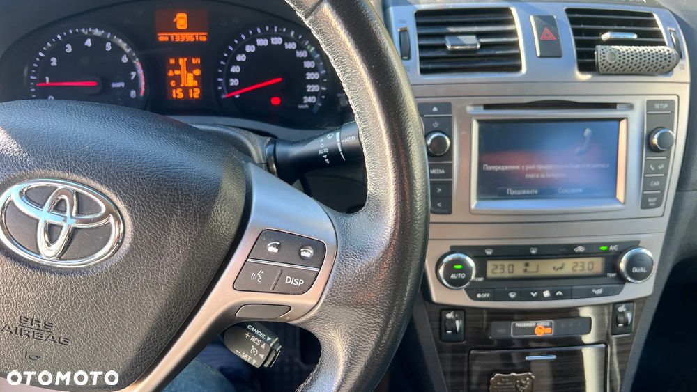 Toyota Avensis 1.8 Premium - 17