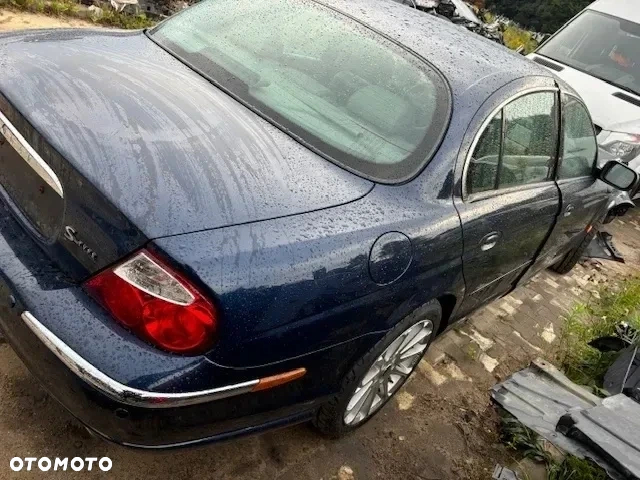 Jaguar S-Type - 6