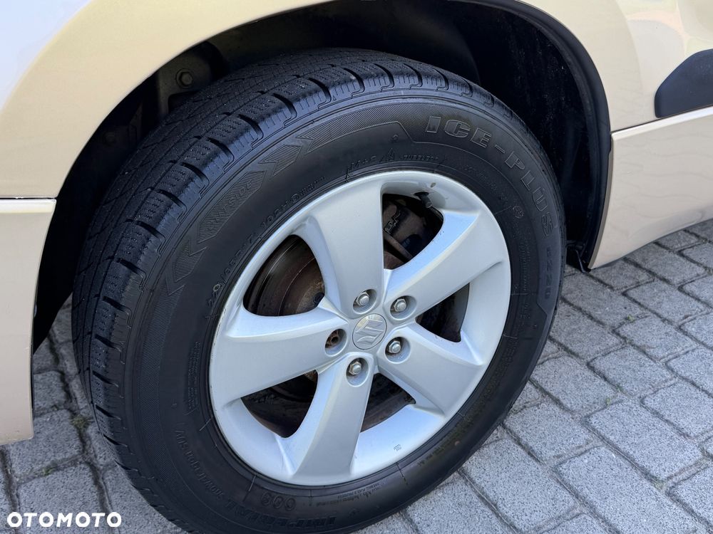 Suzuki Grand Vitara 1.9 DDiS Premium EU5 - 19