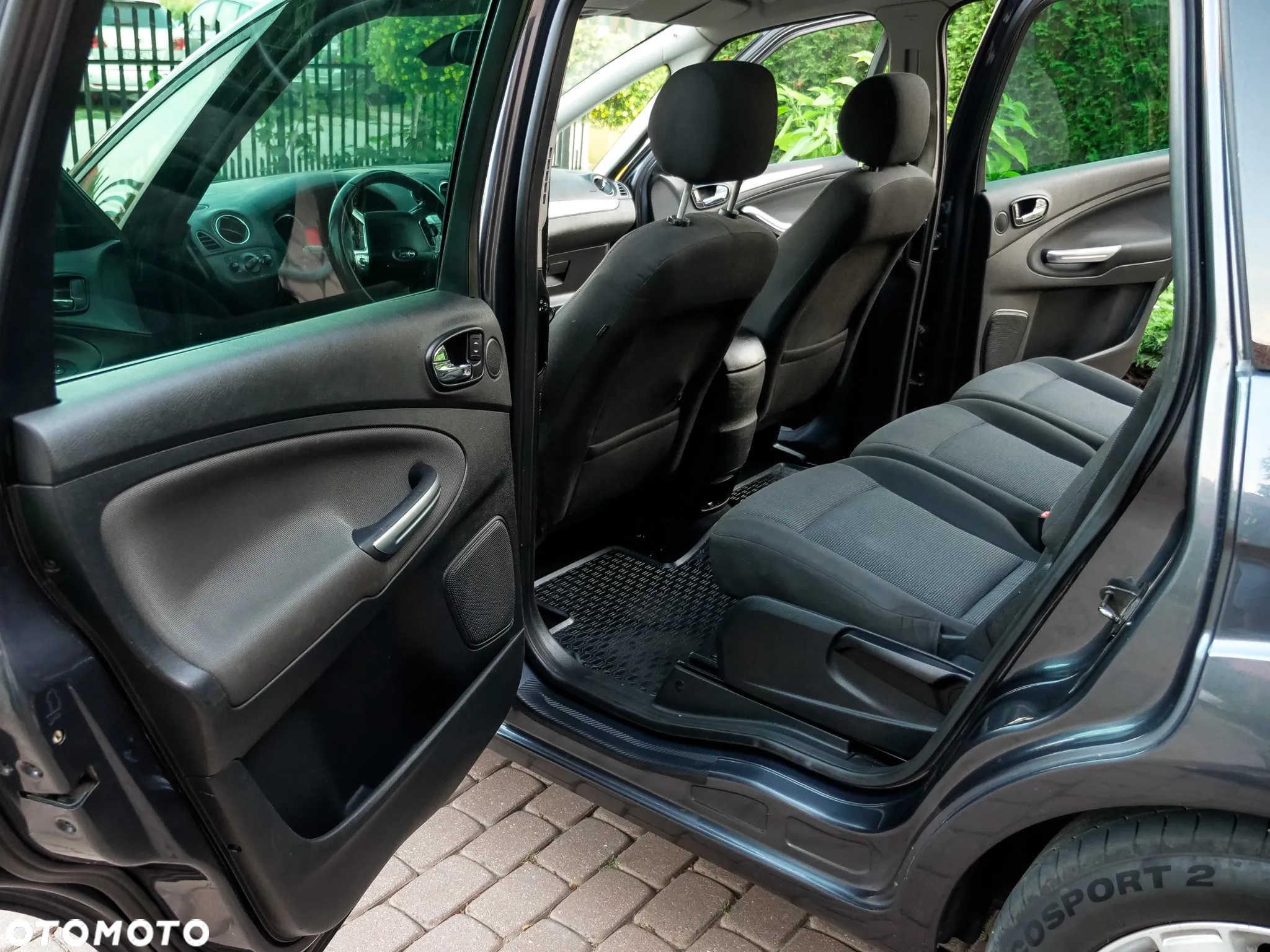 Ford S-Max - 21