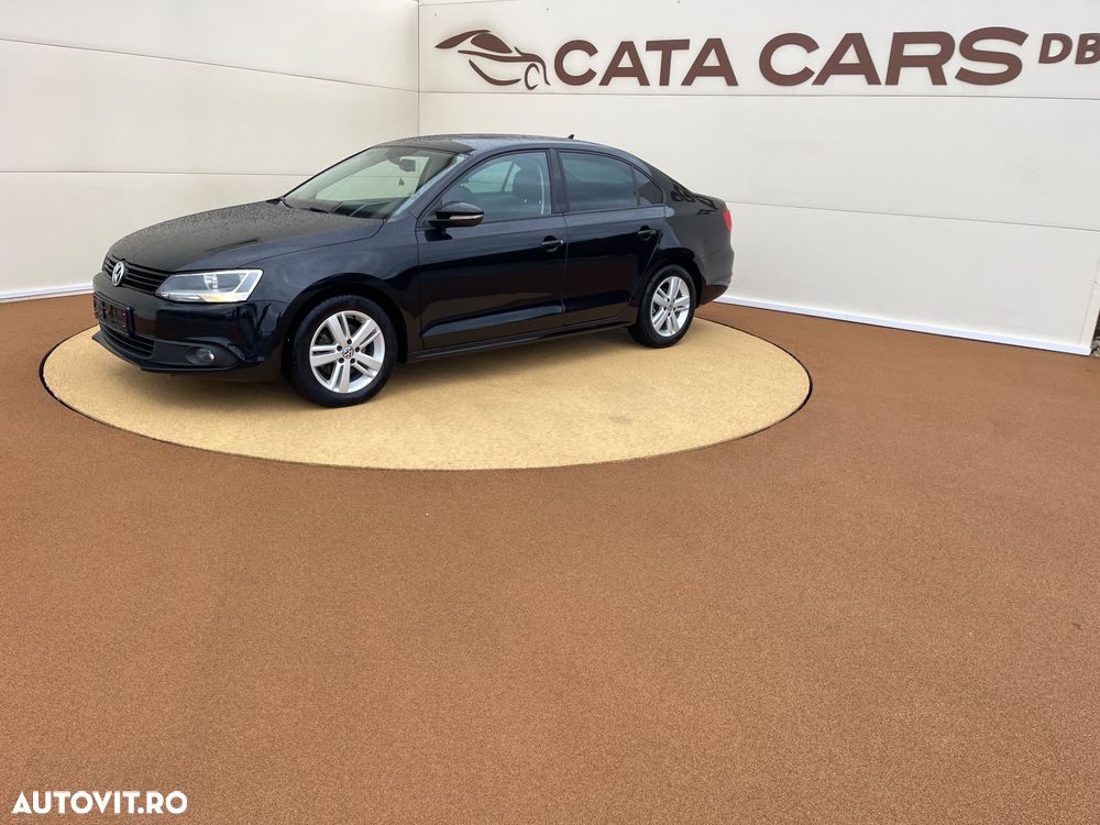 Volkswagen Jetta 1.6 TDI DSG Comfortline - 5