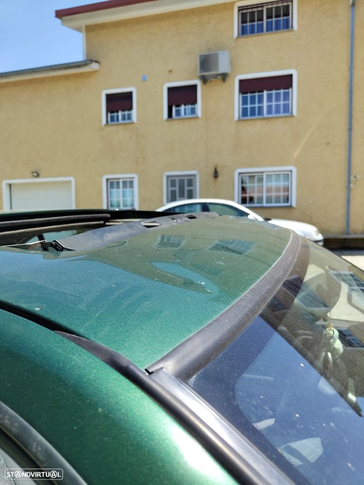 Nissan Primera Hatchback 1.6 SLX - 2