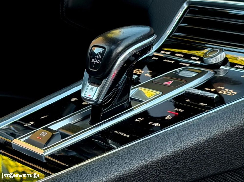 Porsche Panamera 4 E-Hybrid - 7