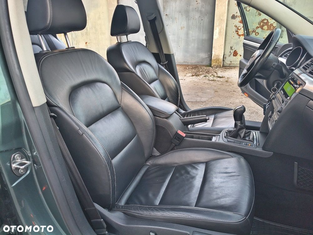 Skoda Superb 2.0 TDI PD Comfort - 8