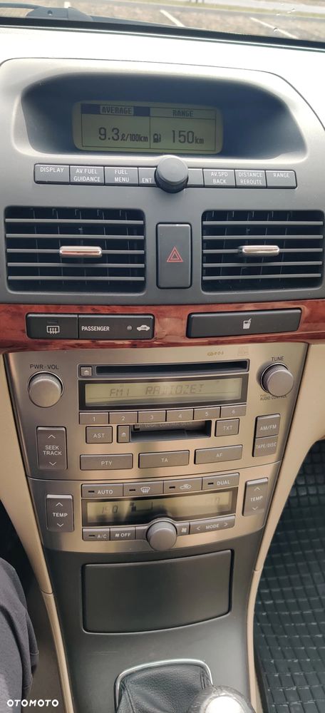 Toyota Avensis 2.0 VVT-i High - 7