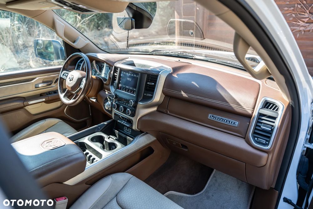 RAM 1500 5.7 Crew Cab Laramie - 25