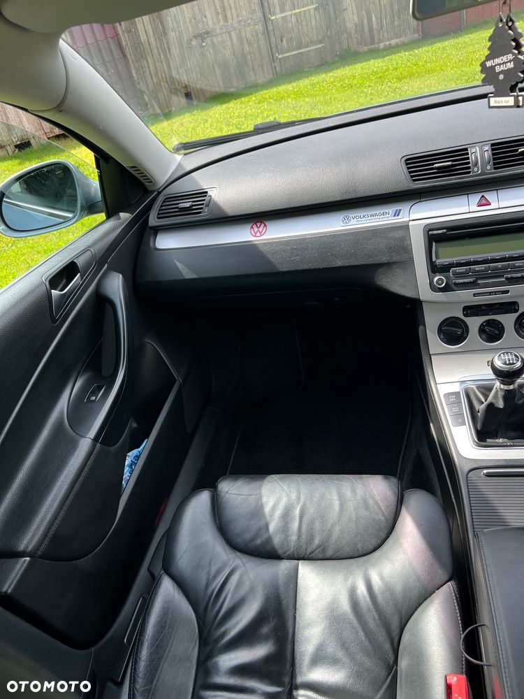 Volkswagen Passat 2.0 TDI DPF Highline - 15