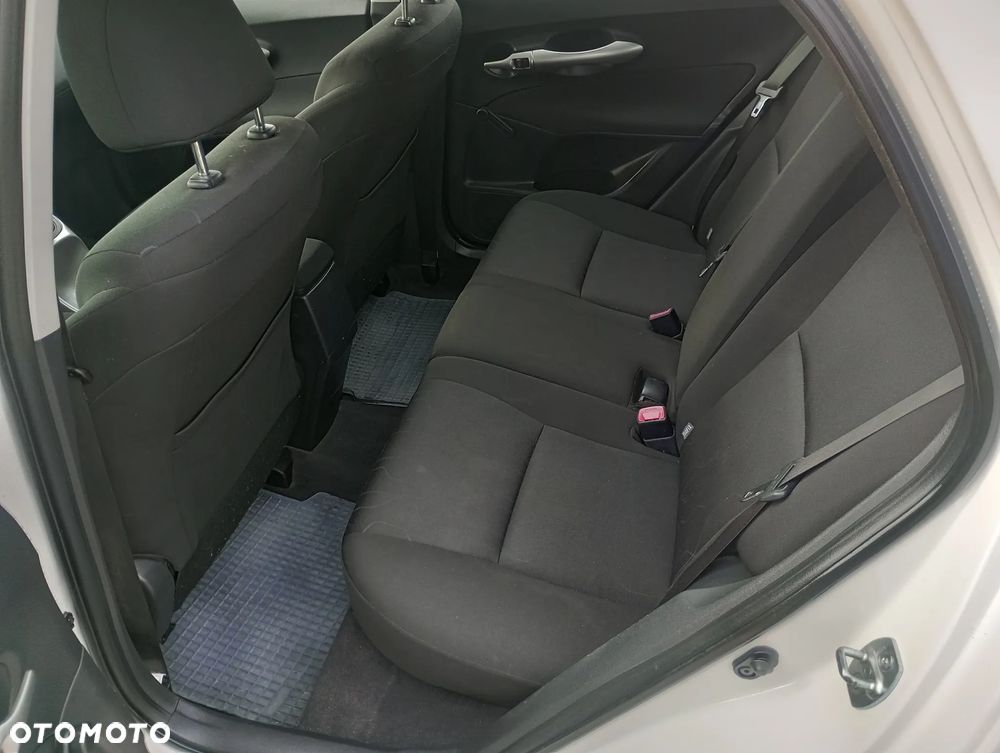 Toyota Auris 1.33 VVT-i - 9
