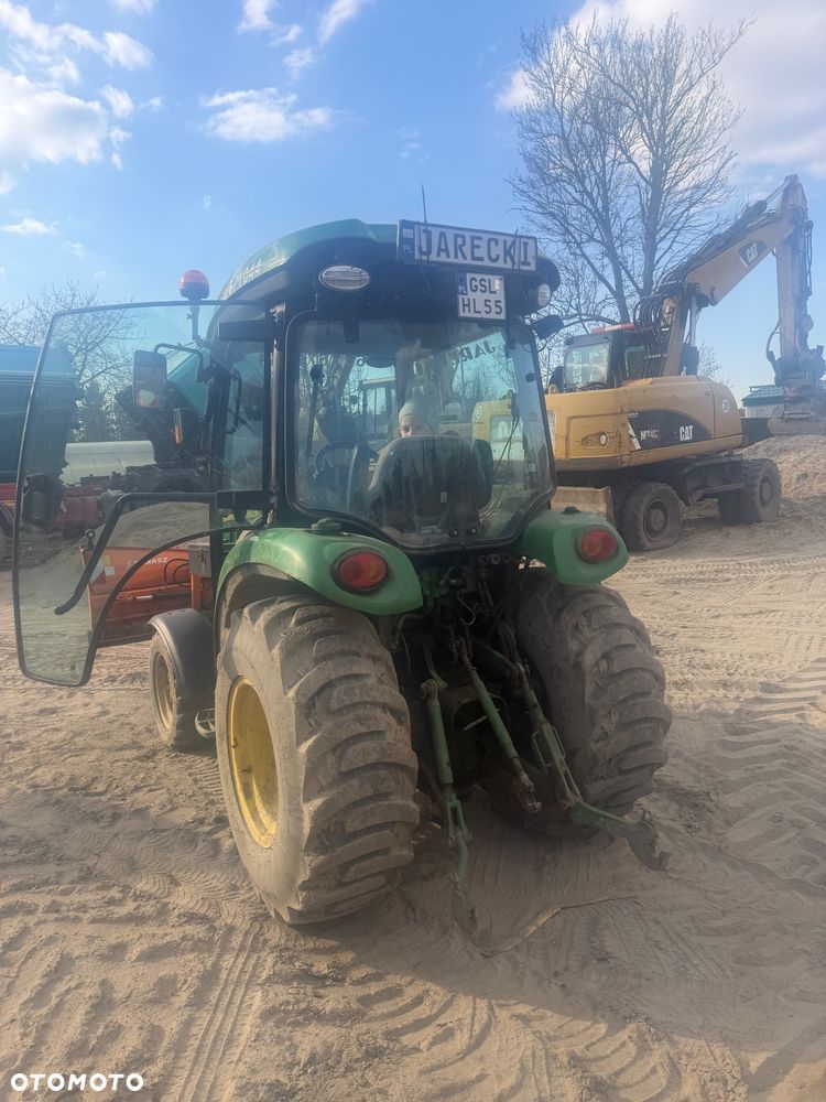 John Deere 3045R - 14