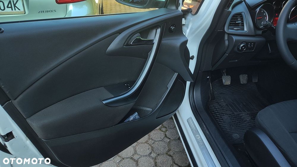 Opel Astra 1.6 Color Edition - 24