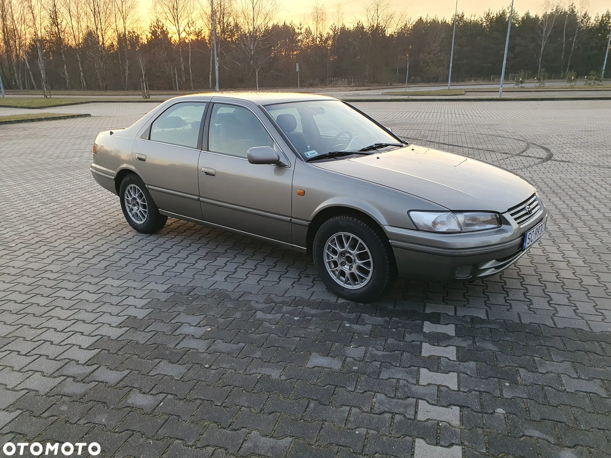 Toyota Camry 2.2 GL - 11