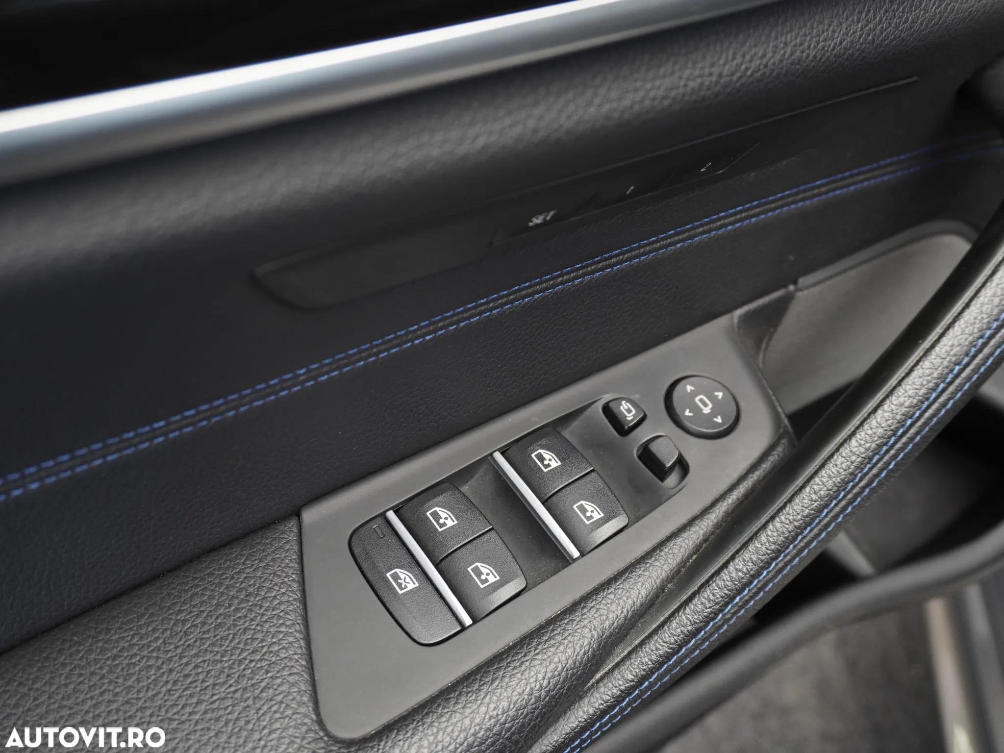 BMW Seria 5 530d xDrive AT - 31