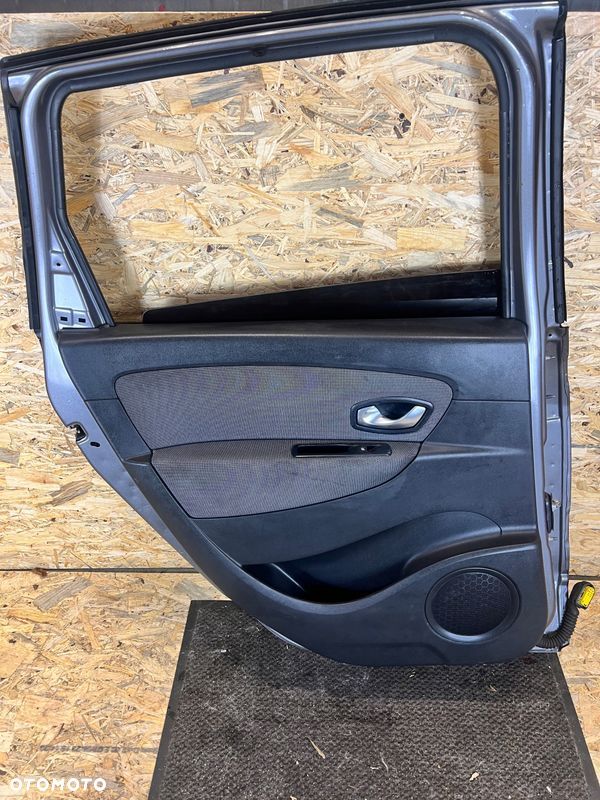 DRZWI TYLNE LEWE RENAULT SCENIC III Kod lakieru: TEKNG - 5
