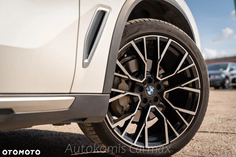 BMW X5 xDrive40i mHEV - 12